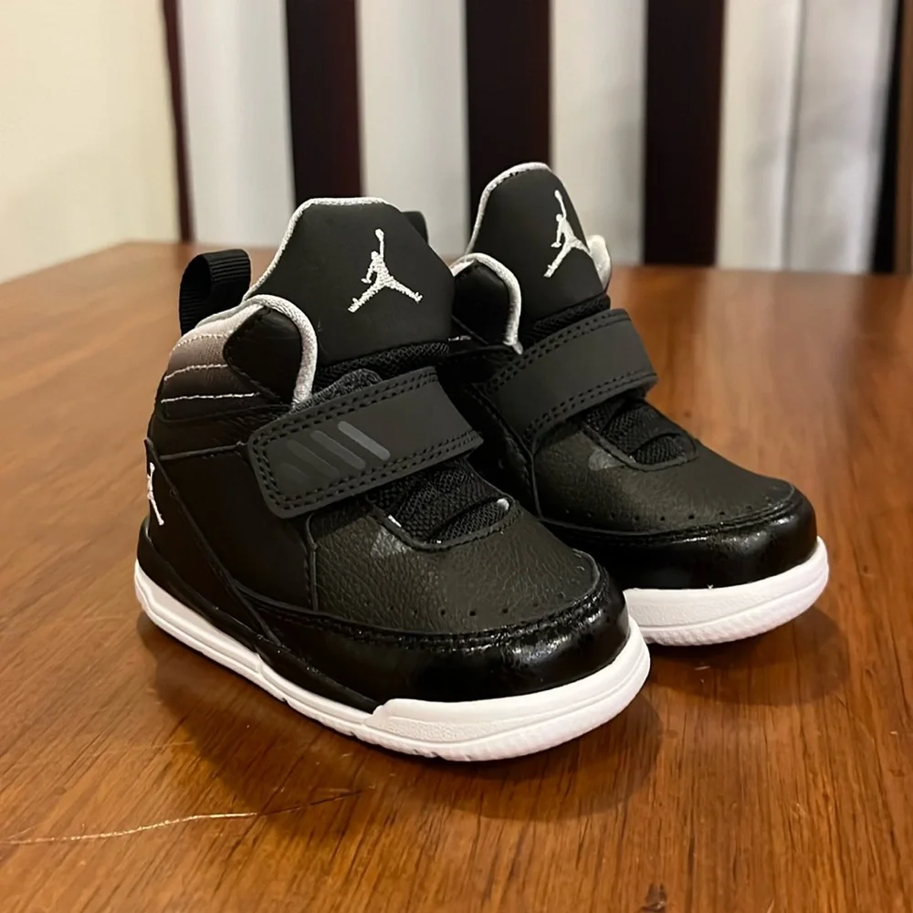 MISMATCHED Nike Jordan 97 BT Shoes Sneakers Left Size 5C Right Size 4C toddlers
